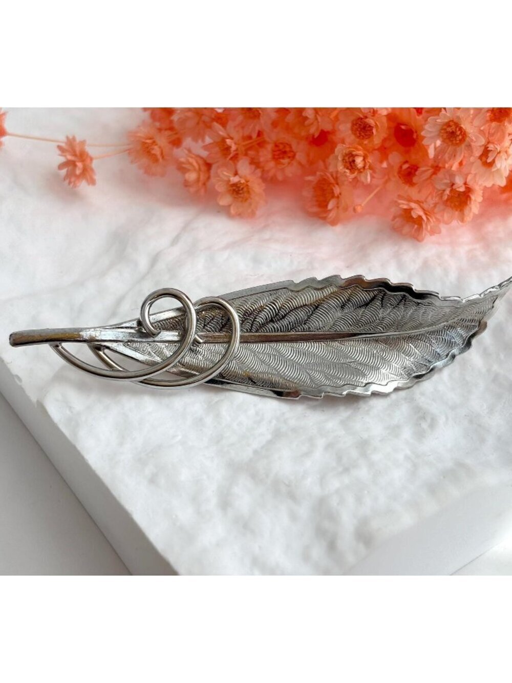 Textured Leaf Shaped Silver Toned 80's Vintage Costume Jewelry Brooch